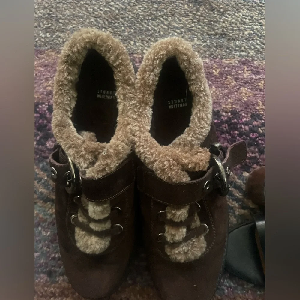 Stuart Weitzman Brown Suede Shearling-Lined Shoe with buckle closure & lug sole - Picture 12 of 12